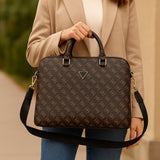 Geanta laptop Guess 4G Logo triunghi (GUCB15P4DPTW), 15, Eco-Piele, Zipper Pocket, Detasabil Strap, Reglabil, maro