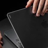 Geantă laptop pentru MacBook Pro 16 (2021/2023/2024/2026), UNIQ Claro, Gri mat