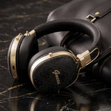 Căști wireless Guess Metal 4G Script Logo, Bluetooth, ENC Technology, Over-Ear, piele ecologică, Maro