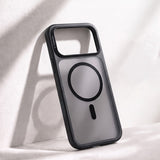 Husă pentru iPhone 17 Pro / iPhone 18 Pro, Torras Guardian Magnetic Series, Neagră